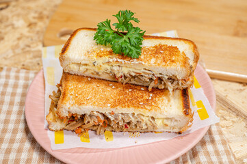 きんぴらごぼうのホットサンド