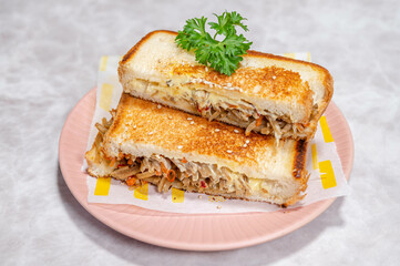 きんぴらごぼうのホットサンド