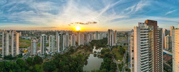 AMANHECER PARQUE FLAMBOYANT