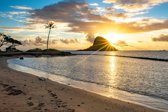 Beautiful Sunrise a Kualoa Beach Park in Kaaawa, Oahu, Hawaii