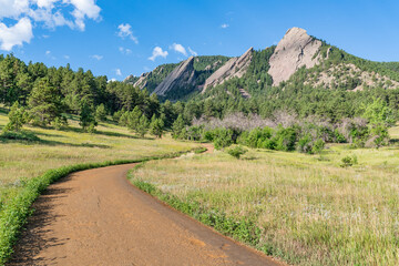 Fototapeta na wymiar Flatiron Peaks near Boulder, Colorado Colorado