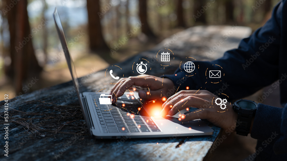 Aufkleber Online or mobile services for business personal assistant. A remote employee provides assistance with various duties and documentation.