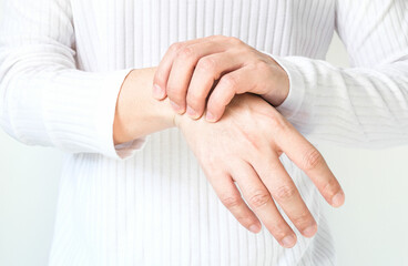 Hands of computer users have pain and injury to the fingers. From Syndrome Syndrome .Health and...