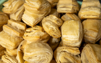 Biscuits with fat for breakfast or snacks.