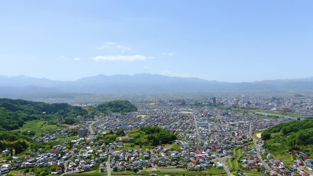 福島市を上空から 左へ移動 花見山