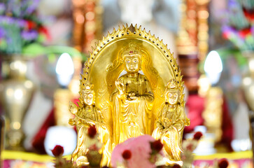 golden buddha statue