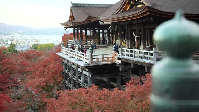 京都　清水寺の紅葉