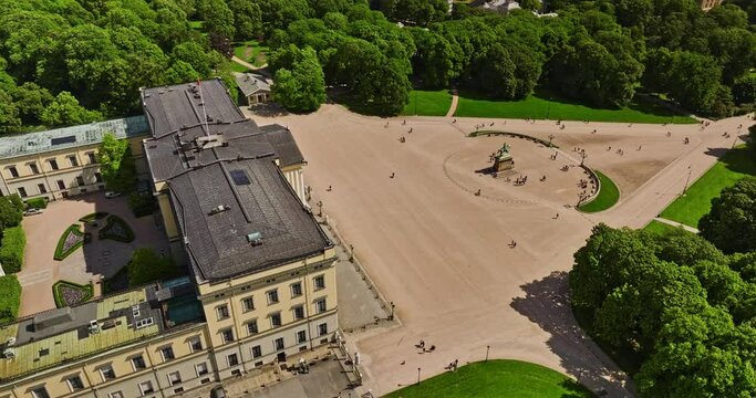 Oslo Norway v41 birds eye view drone fly around royal palace and slottsplassen square capturing surrounding cityscape across uranienborg and frogner neighborhoods - Shot with Mavic 3 Cine - June 2022