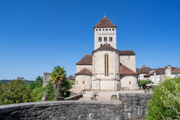 Fototapeta na wymiar apse of the Saint-André church in Sauveterre-de-Béarn