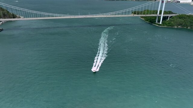 秋の美しい来島海峡大橋