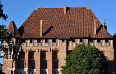 Backsteingebäude der Marienburg in Polen - obrazy, fototapety, plakaty