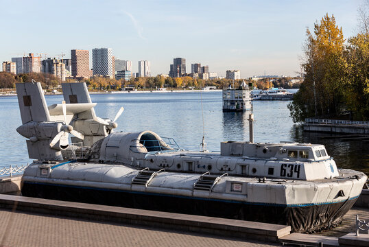 Amphibious Assault Hovercraft (KVP) 