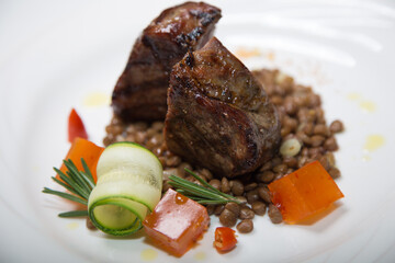 Filet mignon с lentils