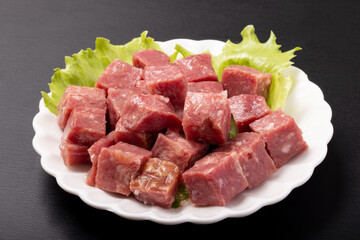 牛タンの燻製　［サイコロカット］