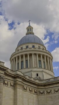 Timelapse Paris Panth&eacute;on La Sorbonne vue zoom&eacute;e verticale