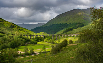 Jacobite Stream Train, Glenfinnan-Viadukt, Harry Potter, Schottland, Vereinigtes Königreich