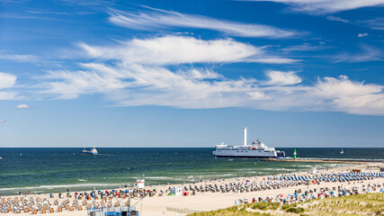 Panorama vom Strand und der Hafeneinfahrt von Rostock Warnemünde