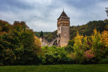 Naklejka premium Defensive tower of the medieval Valentre bridge in the city of Cahors, Occitanie region, southern France.