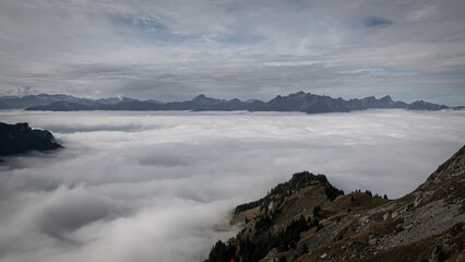 Nebelmeer über dem Genfersee