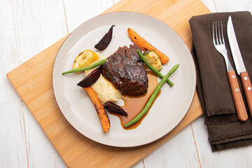steak with vegetables