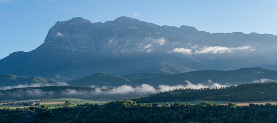 Obraz premium magnificent view of cloud topped Spanish Pyrenees mountains