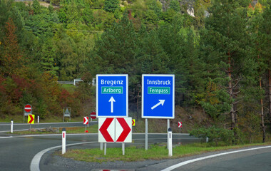 Autobahnschild Bregenz Innsbruck