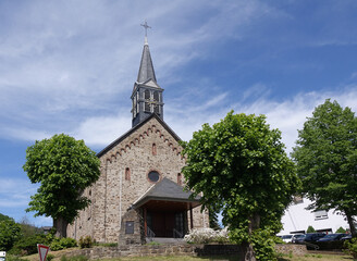 Fototapeta na wymiar Kirche in Rossbach im Wiedtal
