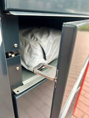  mail box. receive order, their purchases over the Internet in a self-service postal machine, open...