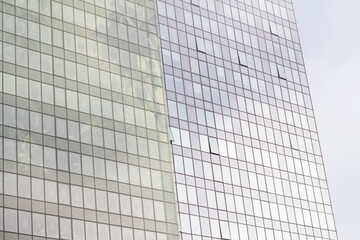 Fototapeta na wymiar modern office glass building in the city
