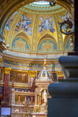 Fototapeta na wymiar View of inside ornate St Stephens Basilica in Budapest, Hungary
