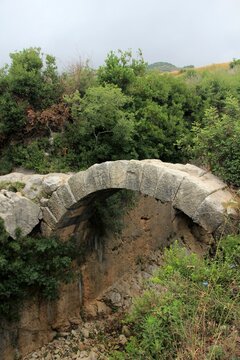 Titus Tunnel is located in Samandağ district of Hatay. An aqueduct at the entrance of the tunnel. Tunnel BC. It was made in 300.