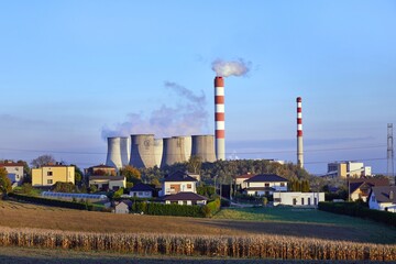 Fototapeta na wymiar Elektrownia węglowa w Polsce