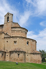 Obraz premium La basilica della Santissima Annunziata o basilica di Santa Maria a Piè di Chienti, Montecosaro - Macerata nelle Marche