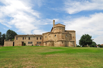 La basilica della Santissima Annunziata o basilica di Santa Maria a Piè di Chienti, Montecosaro -...