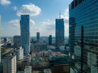 wieżowce, drapacze chmur, budynki biznesowe w centrum miasta, warszawa