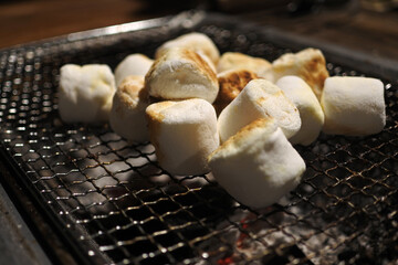 マシュマロを焼く 