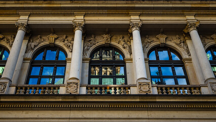 Spiegelbilder Hygieia Rathaus Hamburg