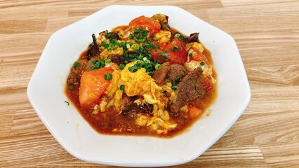 牛肉とトマトの玉子炒め