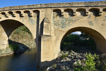 Fototapeta na wymiar Pont génois de Ponte-Leccia en Corse