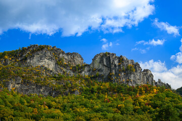Fototapeta na wymiar Seneca Rocks on an Autumn Afternoon as the Clouds Roll In