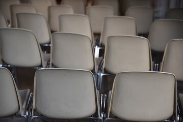Obraz premium Chaises vides