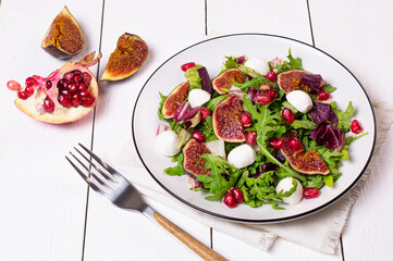 Delicious salad with figs for healthy diet