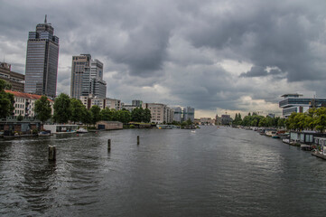 Fototapeta na wymiar Dark Weather On The Amstel River