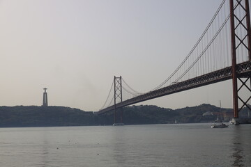 Fototapeta na wymiar Lissabon Brücke über den Tajo