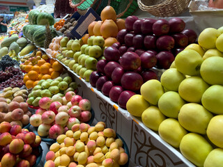 The variety of fruits in the Central Asian bazaars is very large and they taste and look natural.