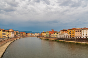 Obraz premium Arno river crossing Pisa