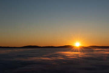 Fototapeta na wymiar Sunrise on the mountain in Lewisburg, West Virginia