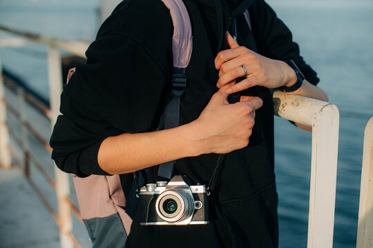 Anonymous female photographer