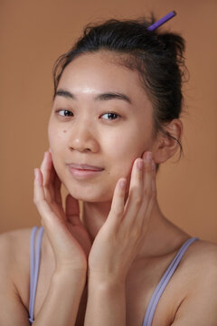 The woman who takes care of her face