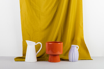 Vases on a minimal background